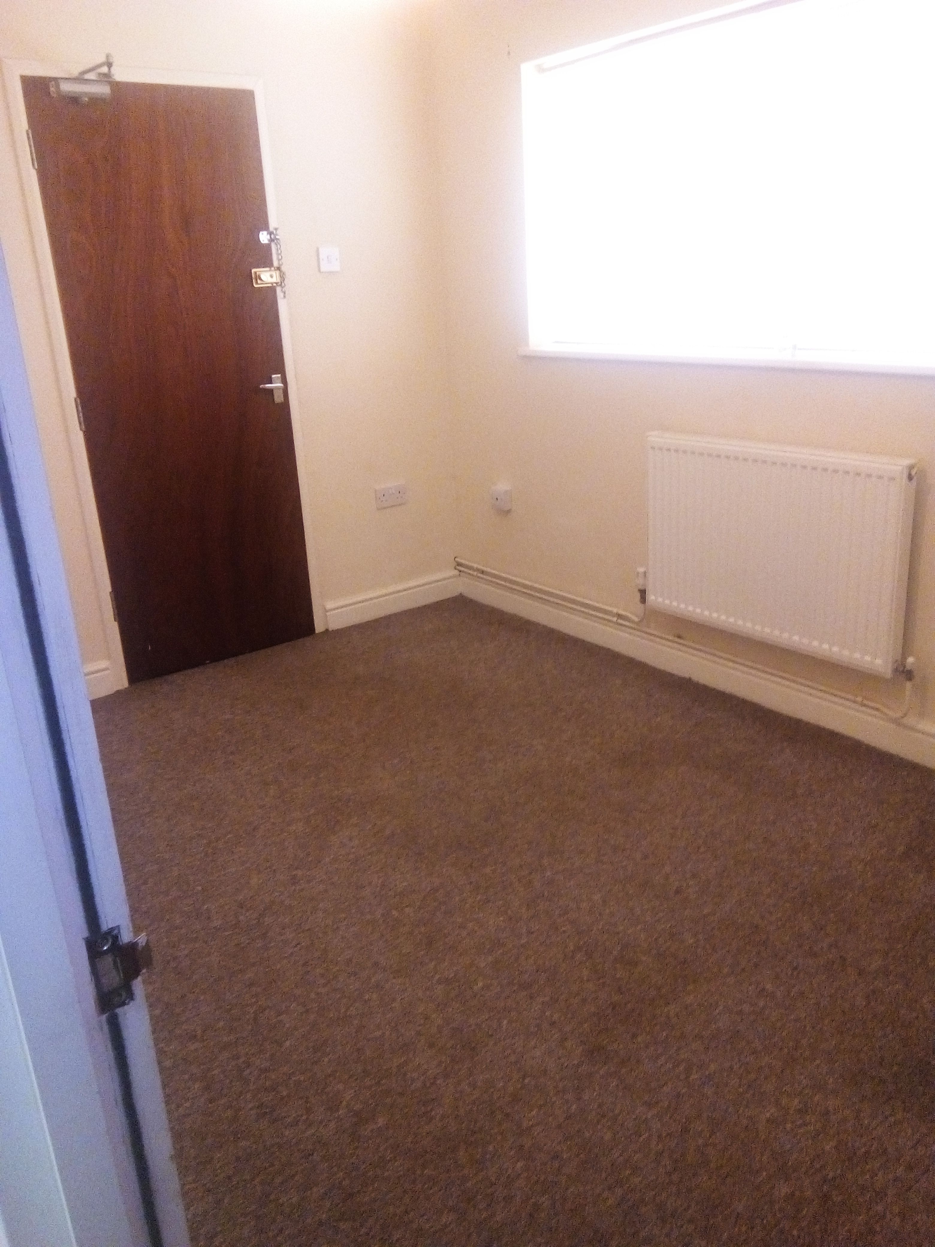3 bedroom terraced house to rent, Holyrood Walk, Corby, NN18 9JD
