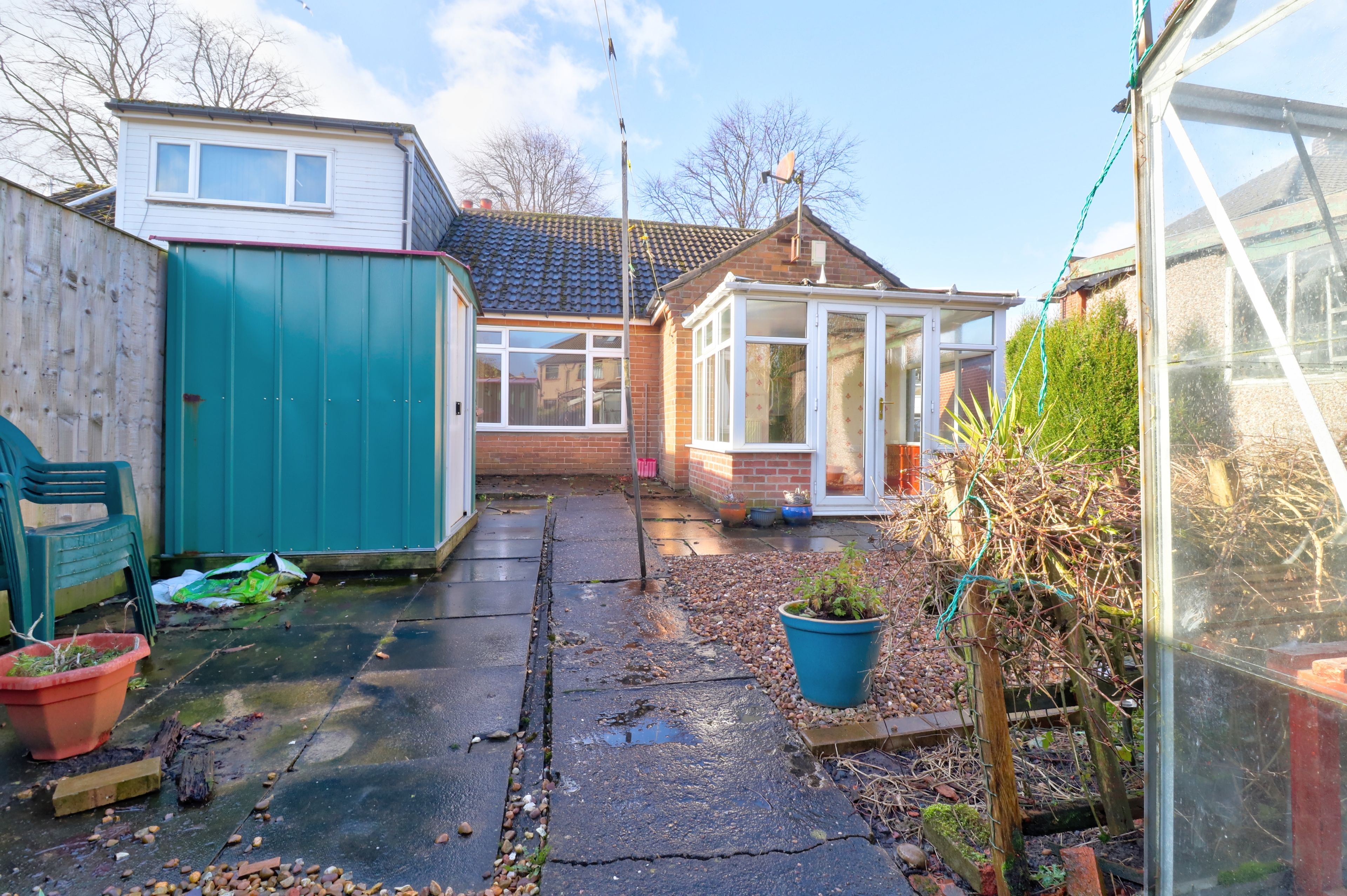 2 bedroom bungalow for sale, Wyke Crescent, Wyke, Bradford BD, BD12 9AY