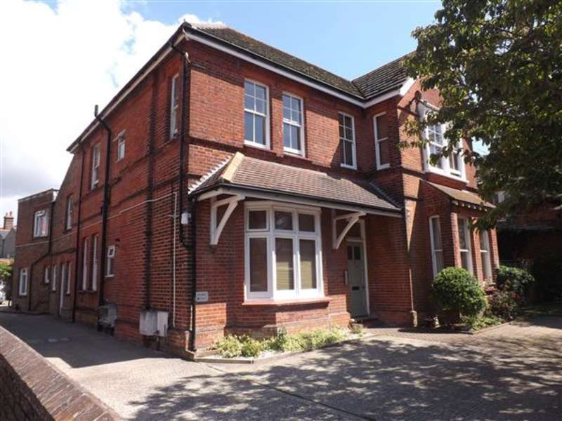Studio flat to rent, Shelley Road, Worthing, BN11 1TU