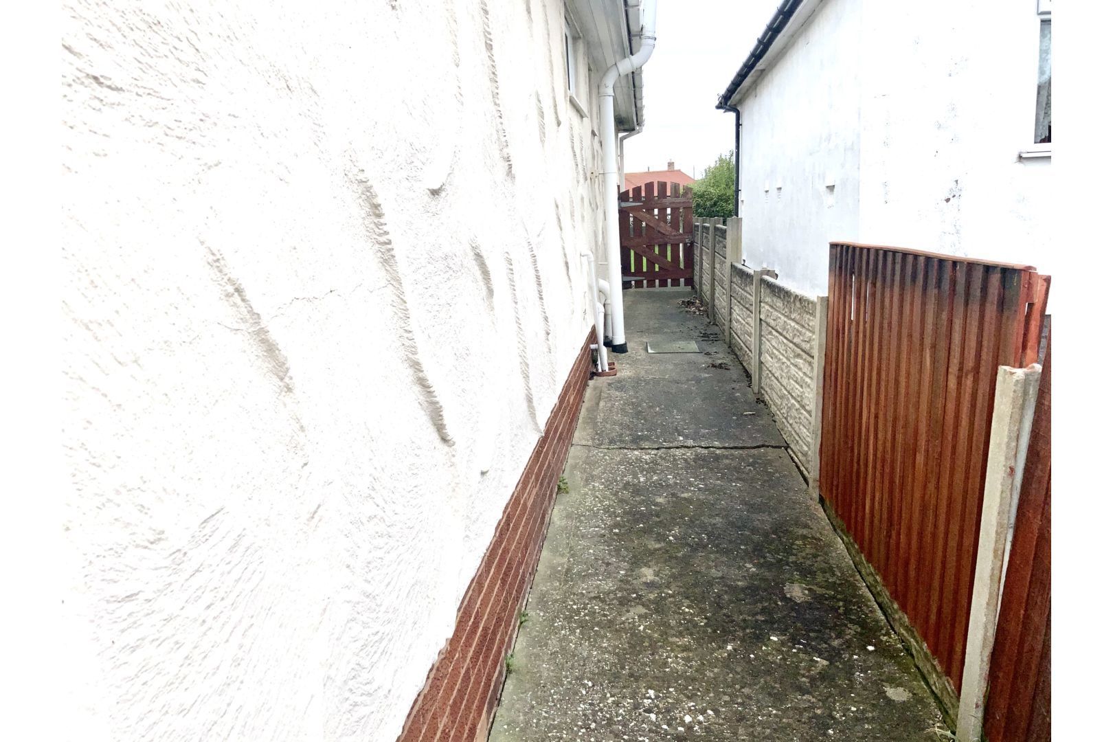 3 bedroom detached bungalow for sale, Rhyl Coast Road, Rhyl, LL18 3PS