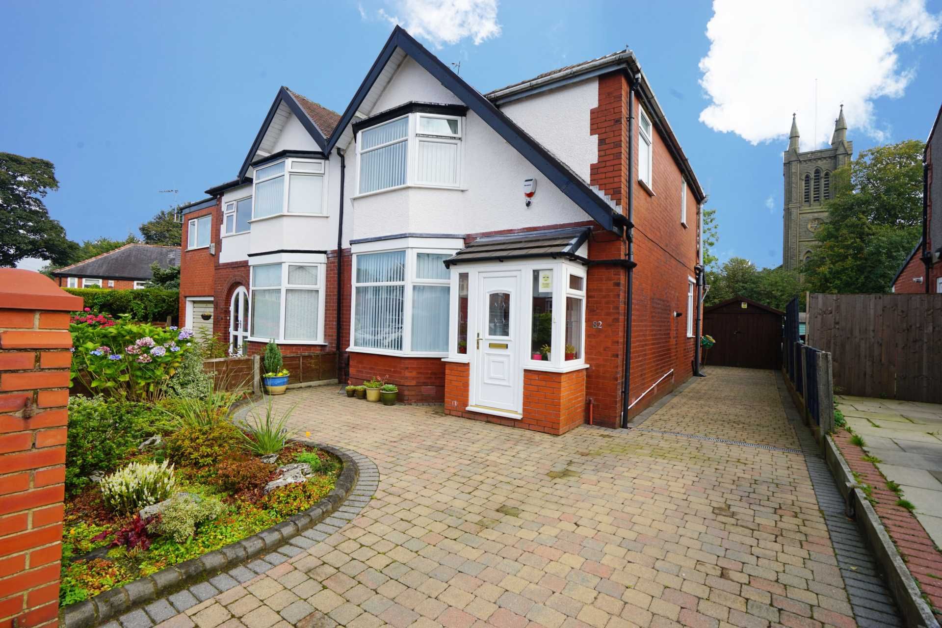 3 bedroom semidetached house for sale, Moorside Avenue, Bolton, BL1 5RJ
