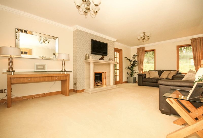 4 bedroom detached house for sale, Carmaben Brae, Dolphinton, West