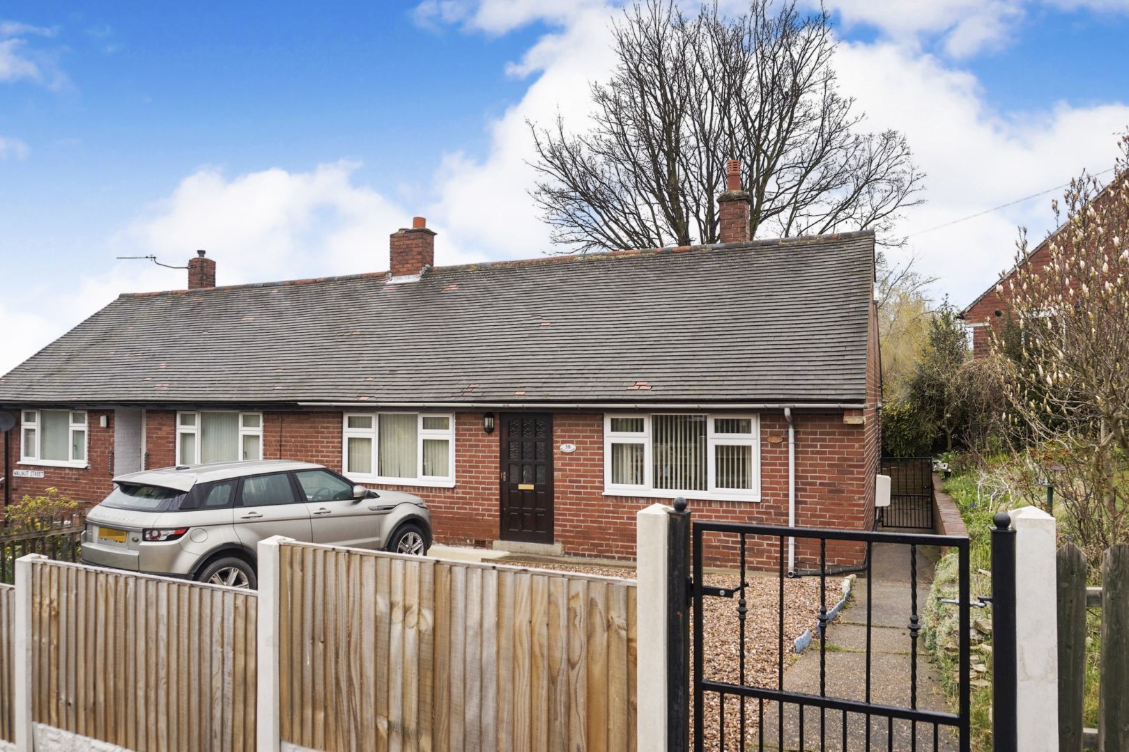 2 bedroom semidetached bungalow for sale, Walnut Street, Upton