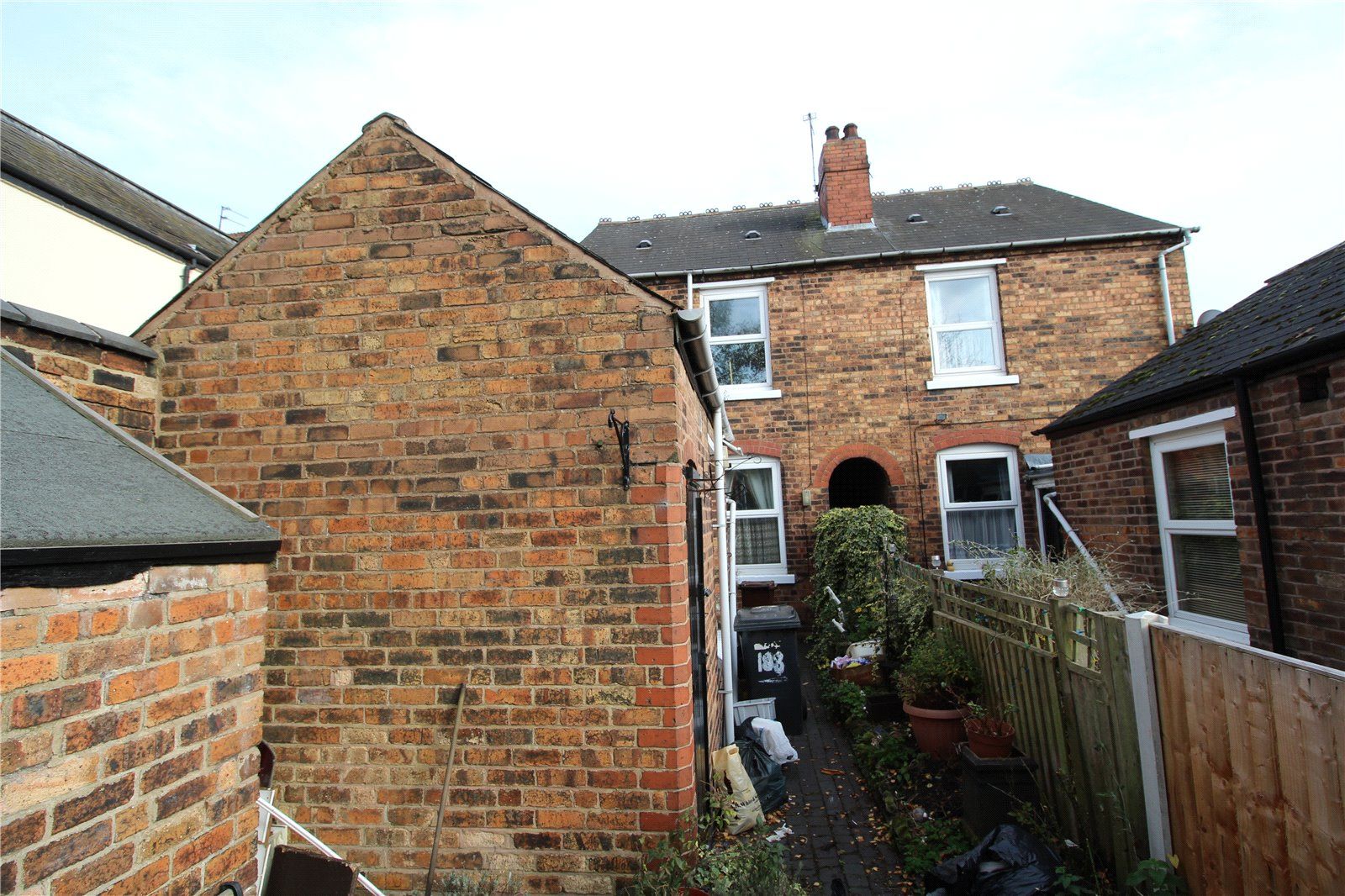 2 bedroom semidetached house for sale, Wolverhampton Street, Bilston