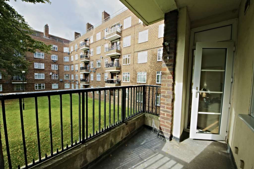 3 bedroom flat to rent, Purser House, Tulse Hill, Brixton, London, SW2 2JA