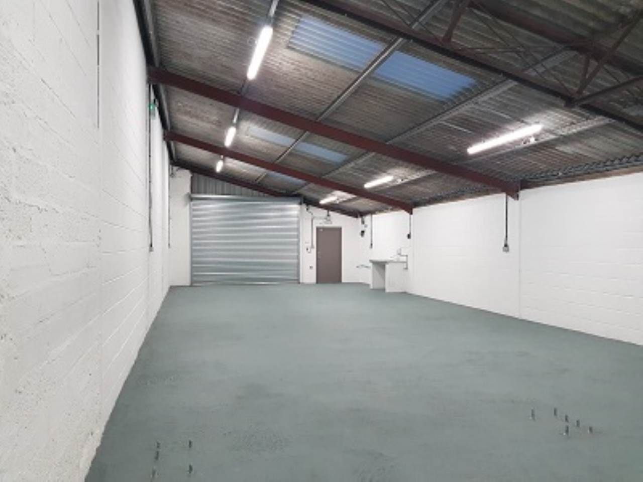 Commercial property to rent, Lodge Farm Commercial, Wagon & Horses Hill