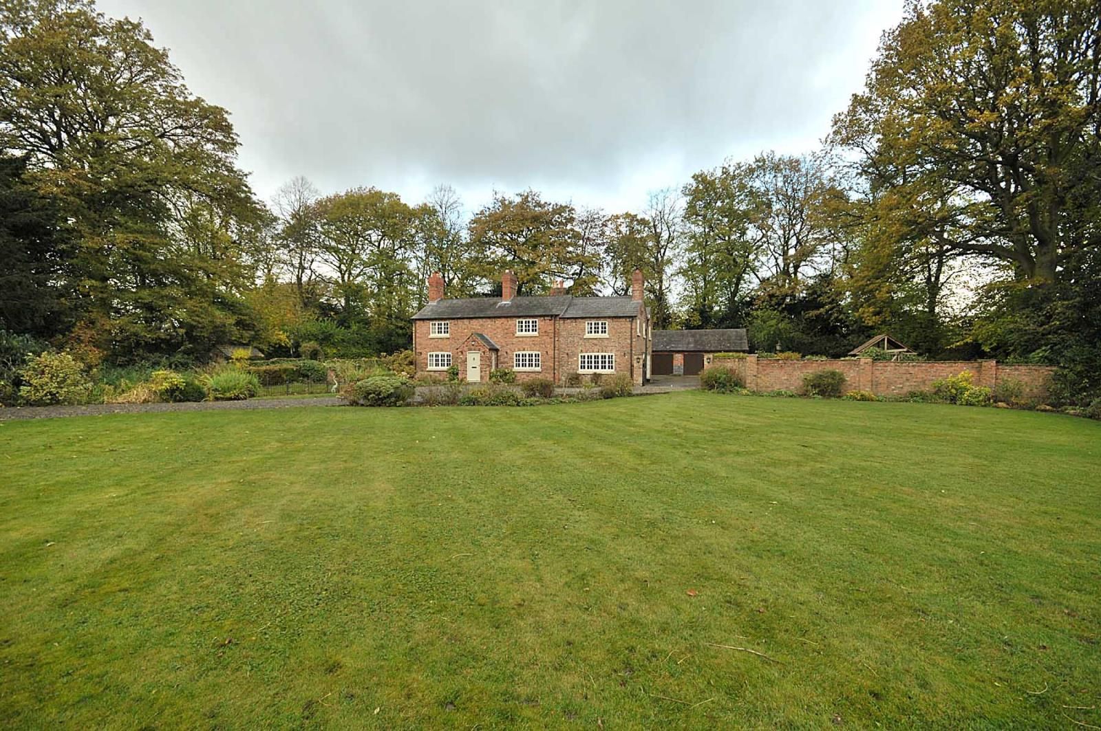 5 bedroom detached house for sale, Park Lane, Higher Walton, Warrington
