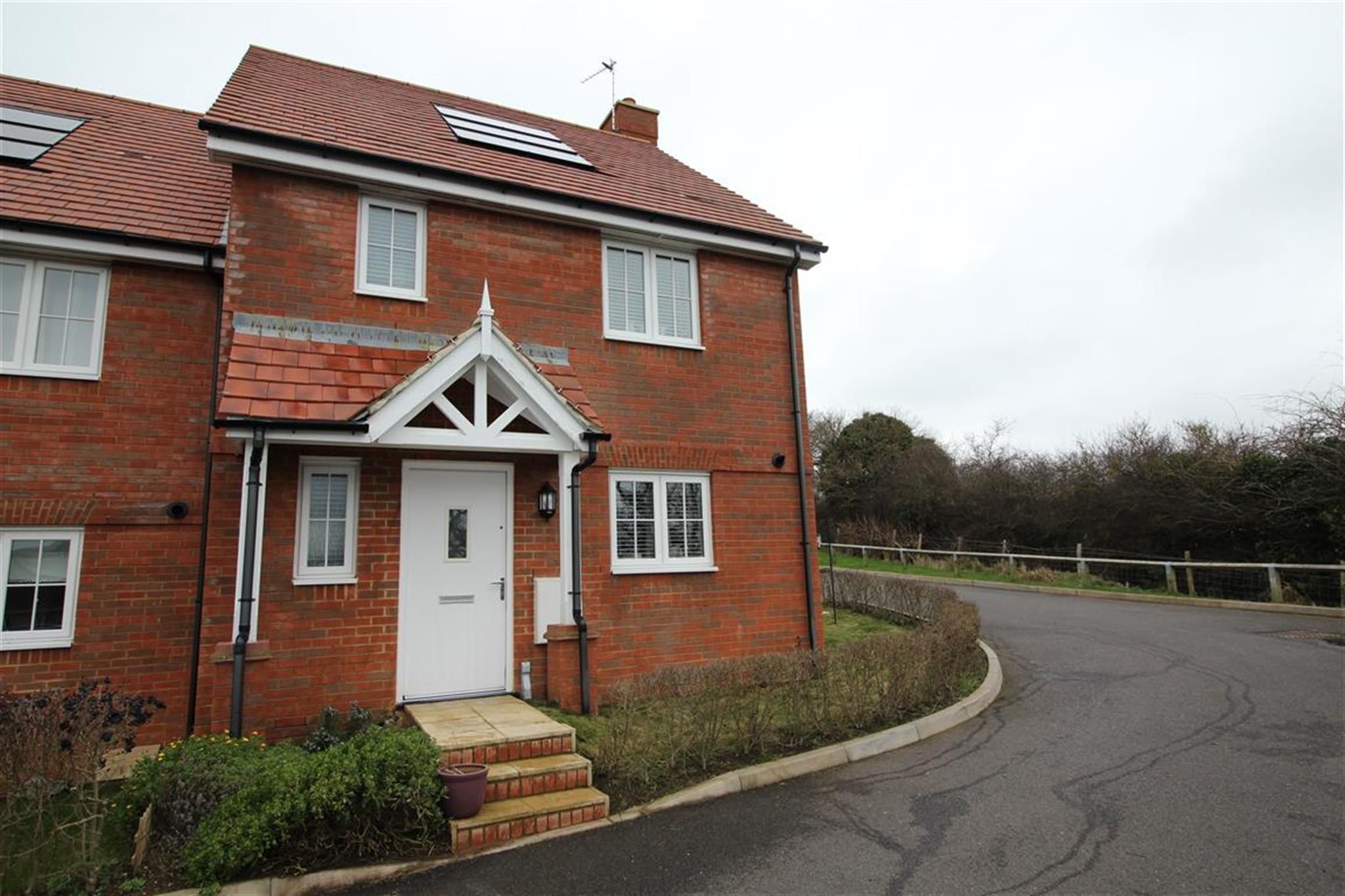3 bedroom semidetached house for sale, Carnforth Crescent, Eastbourne