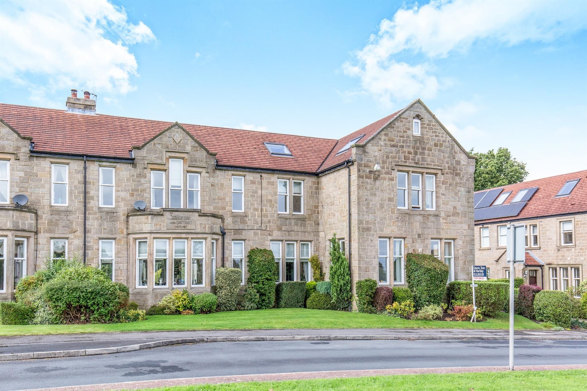 5 bedroom link detached house for sale, Hilton Grange, Leeds, LS16 9LE