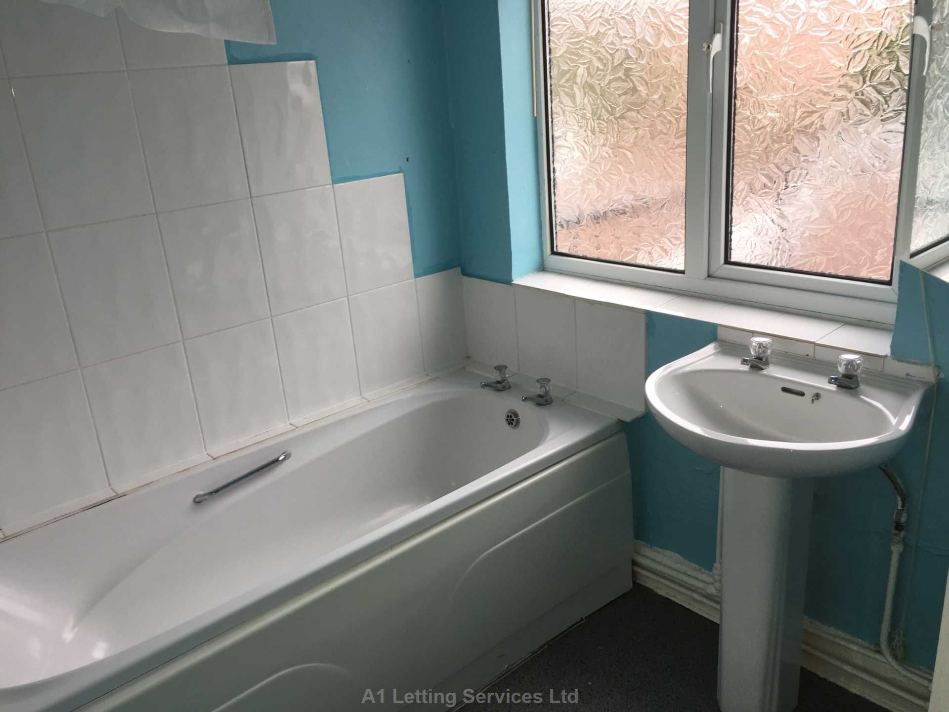 2 bedroom flat to rent, Weoley Castle Road, Selly Oak, Birmingham, B29 5QH