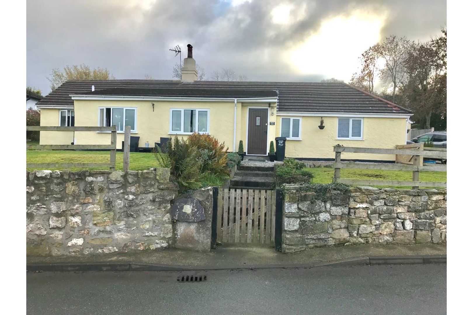 3 bedroom detached bungalow for sale, Trelogan, Holywell CH, CH8 9BZ