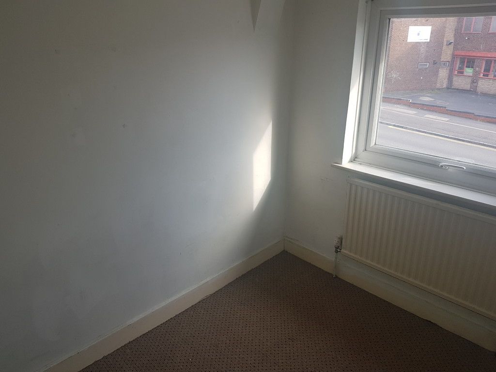 3 bedroom semidetached house to rent, Parker Drive, Leicester, LE4 0JD