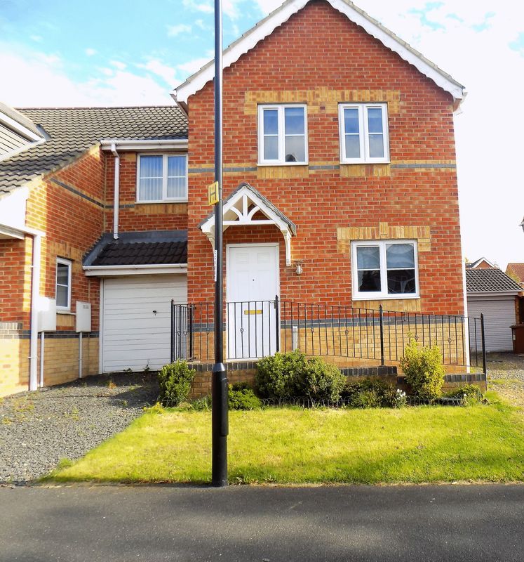 3 Bedroom Semi Detached House To Rent Hevingham Close