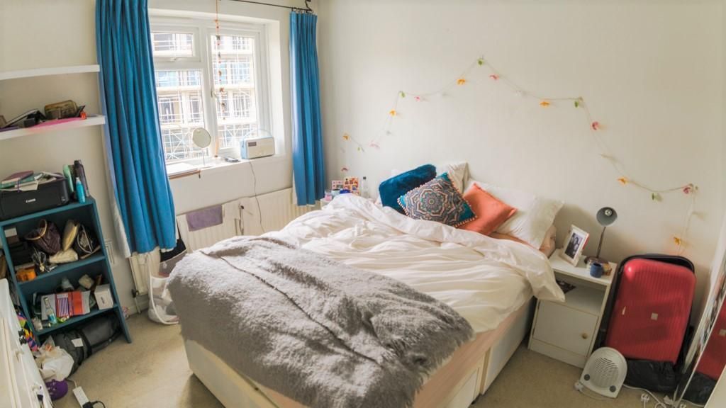 3 bedroom flat to rent, Queen Caroline Street, Hammersmith, London, W6 9BX