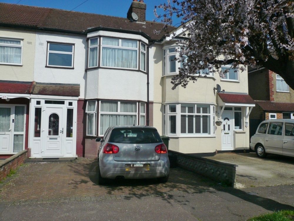 3 bedroom terraced house to rent, Southfield Road, Waltham Cross, EN8 7HE