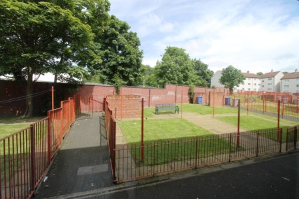 2 bedroom flat to rent, Langbar Path, Queenslie, Glasgow, G33 4HY