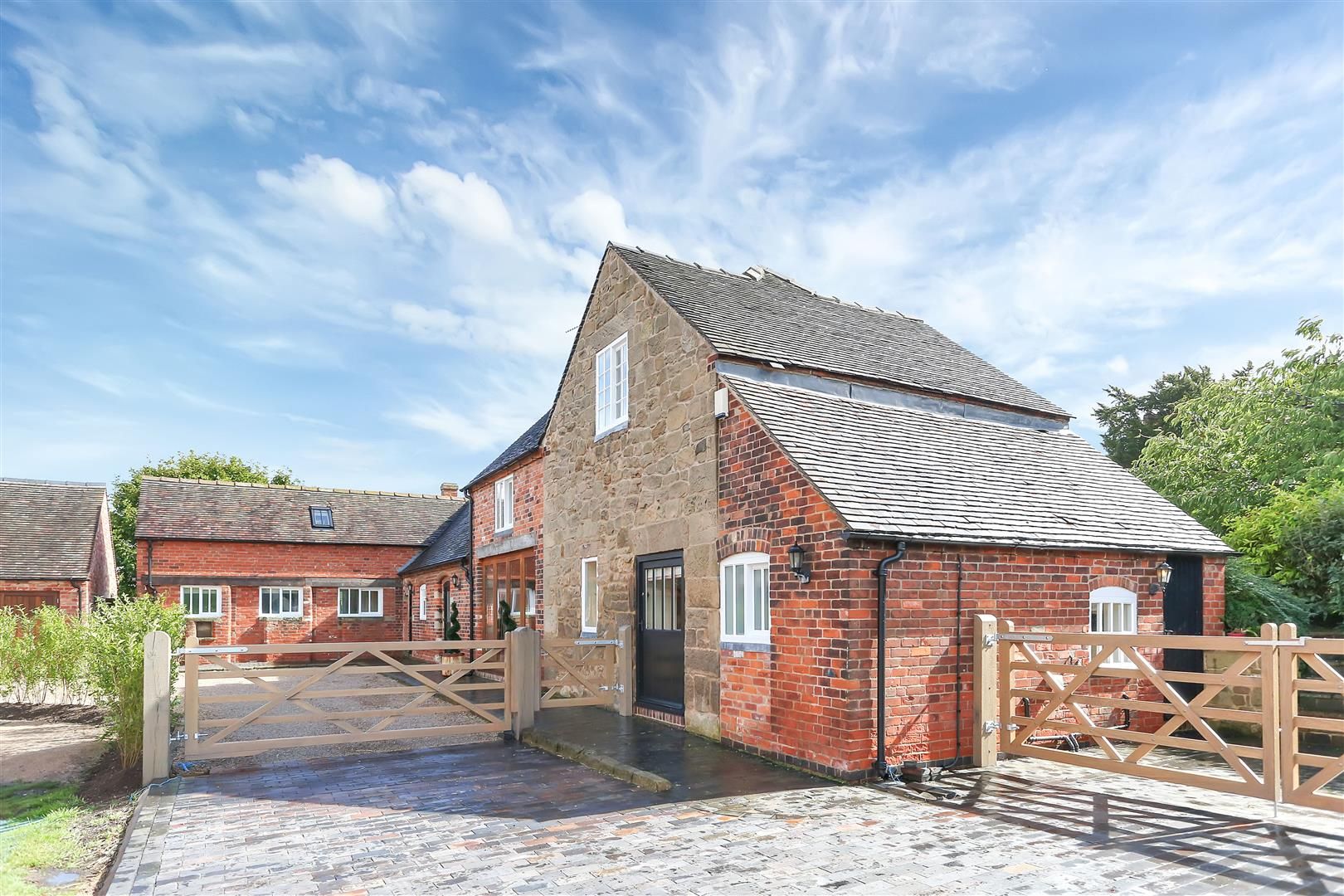 5 Bedroom Barn Conversion For Sale Woodhouses Melbourne