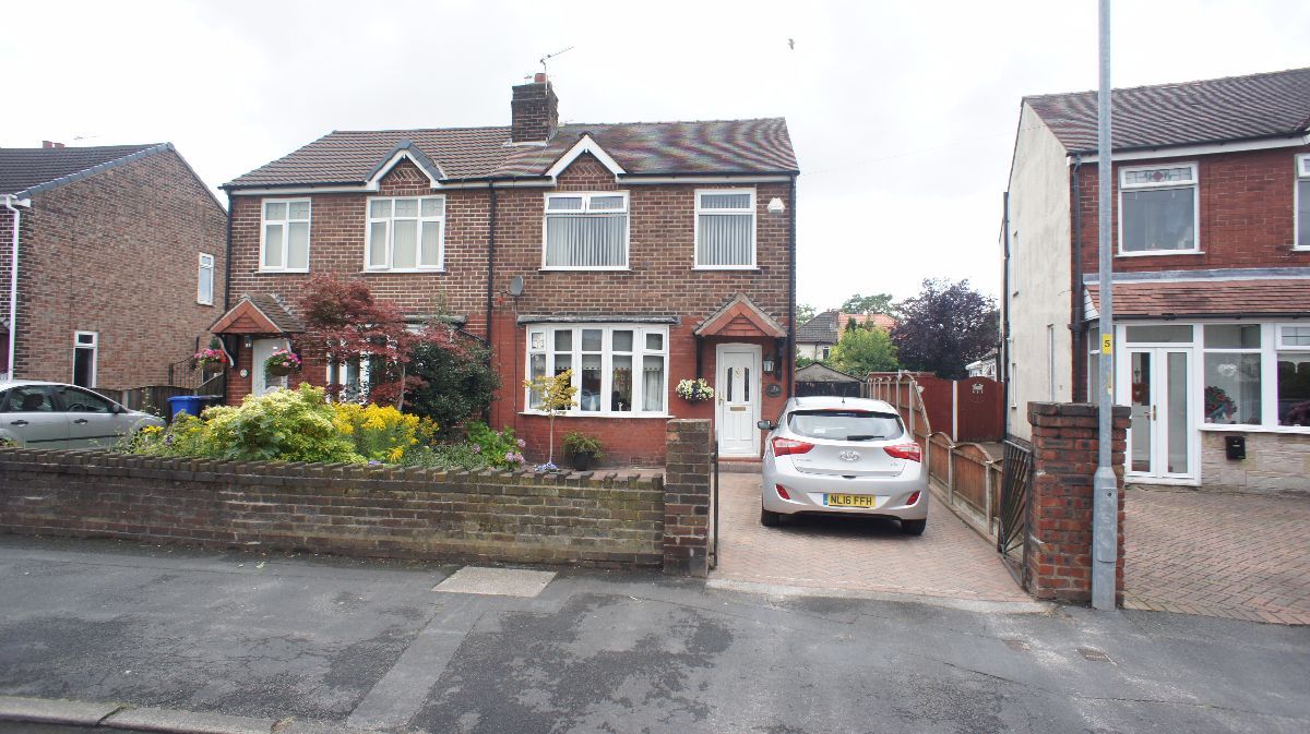 3 bedroom semidetached house for sale, Capesthorne Road, Warrington WA