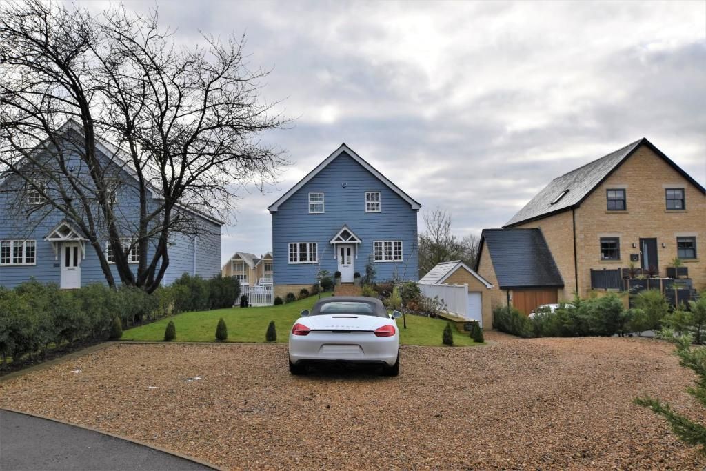 4 bedroom detached house for sale, Waters Edge, Wansford, Peterborough