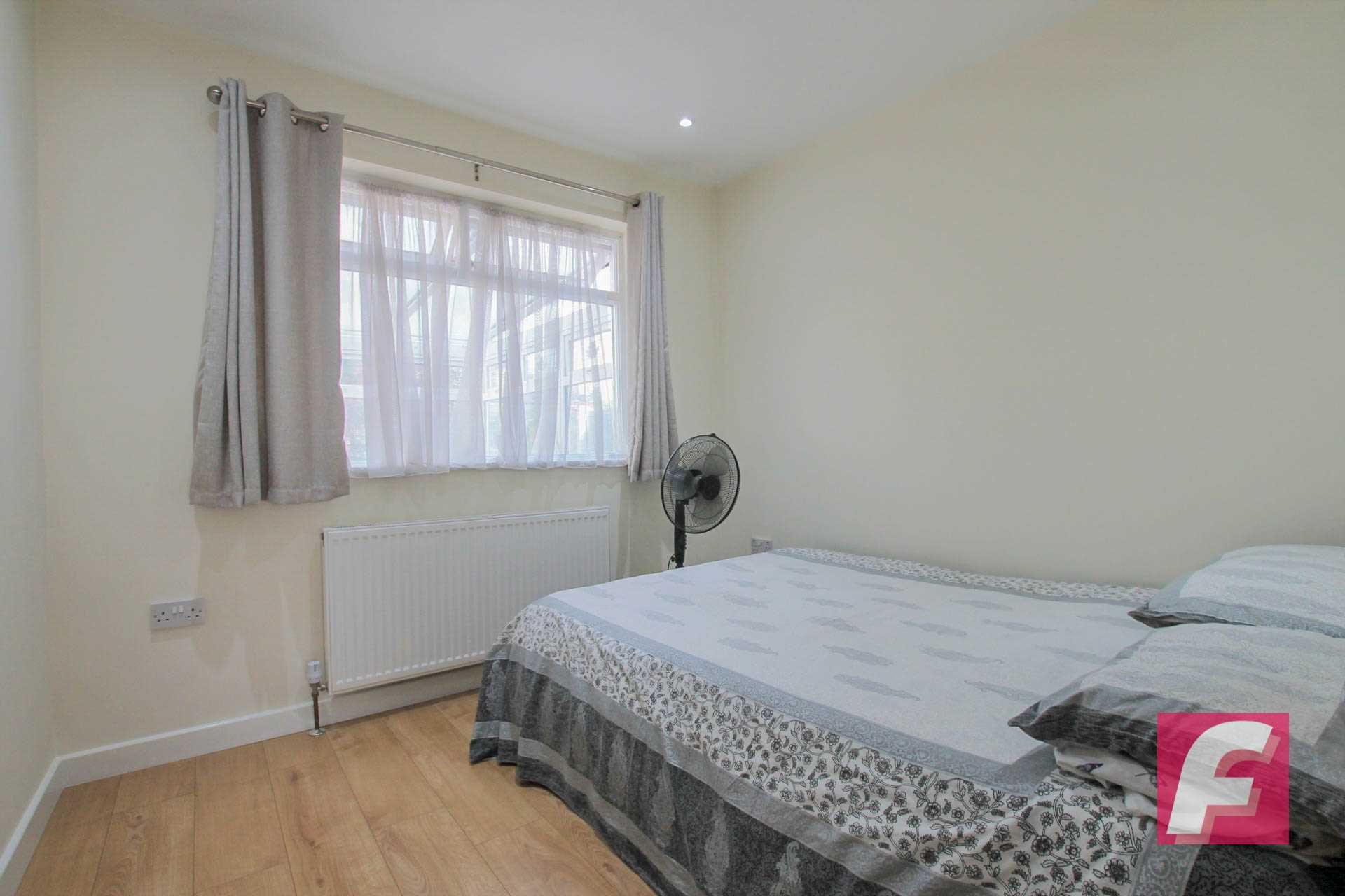 2 bedroom semidetached bungalow for sale, Hillrise Avenue, Watford