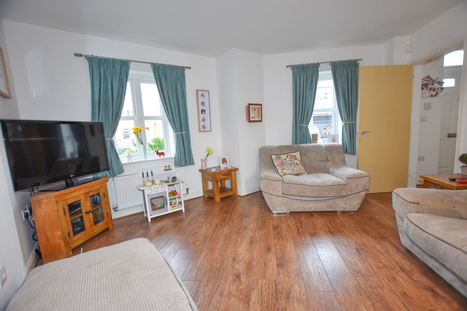 3 bedroom semidetached house for sale, Upton Grange, Chester, CH2 1BG