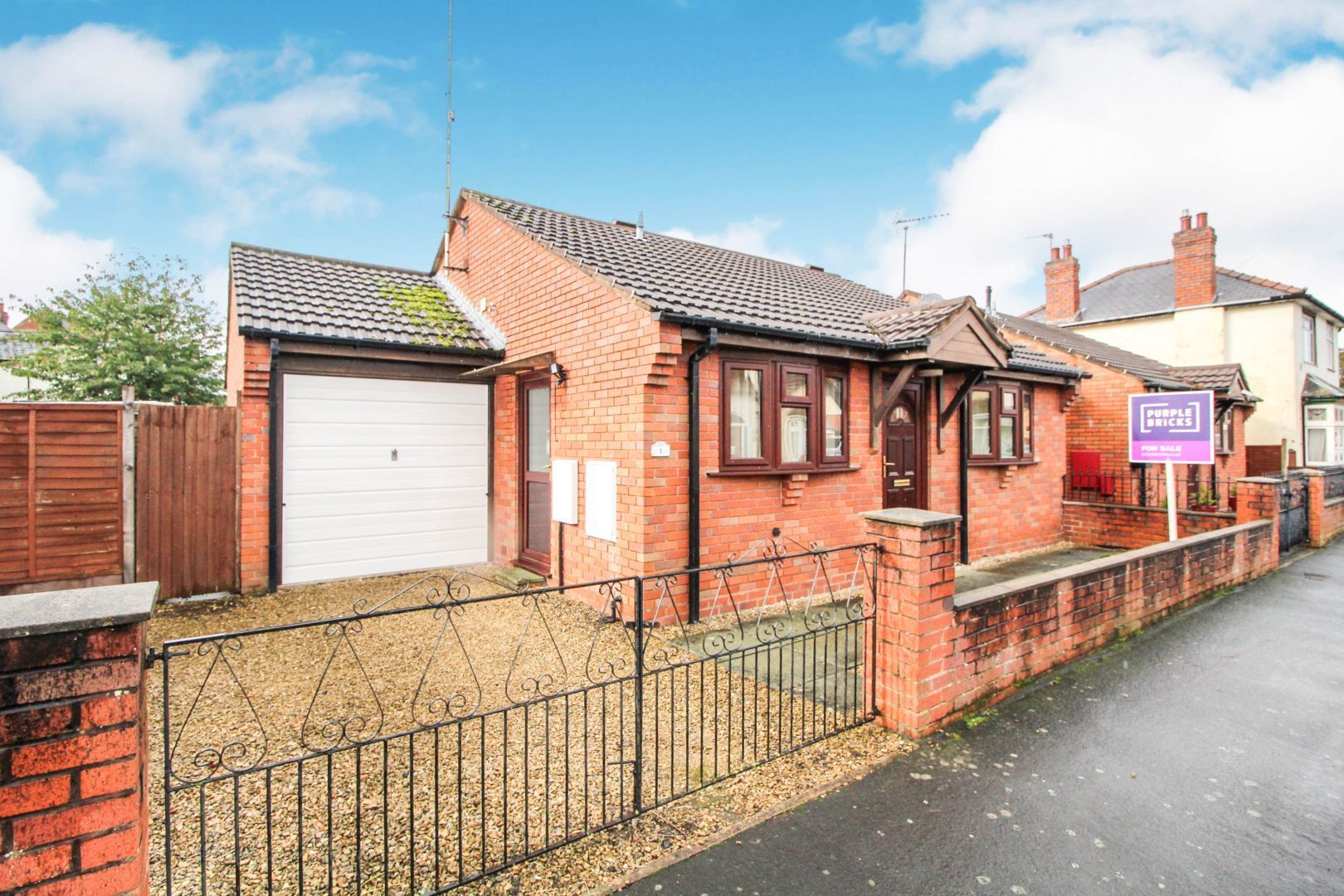2 bedroom detached bungalow for sale, Grosvenor Avenue, Kidderminster