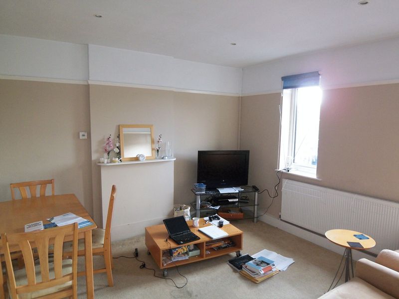 1 bedroom flat to rent, Bond Street, Englefield Green, Egham TW, TW20 0PY