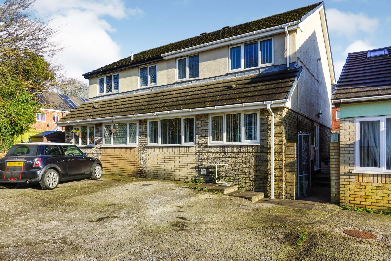 3 bedroom semidetached house for sale, Highland Court, Bridgend