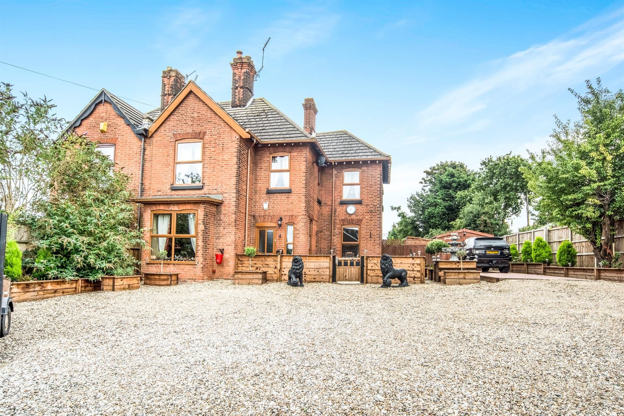 4 bedroom semidetached house for sale, Beccles Road, Great Yarmouth