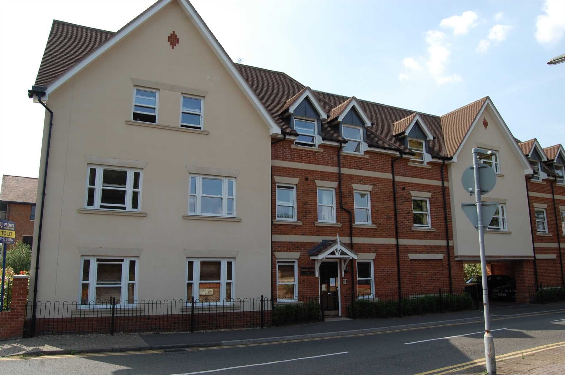 2 bedroom apartment to rent, Crouch Oak Lane, Addlestone, KT15 2NT