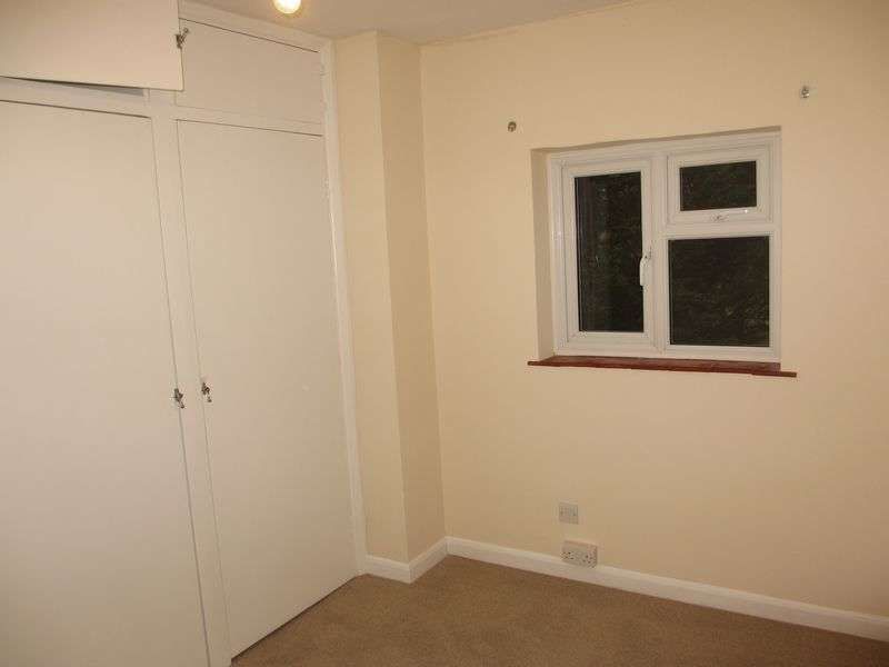 3 Bedroom Detached House To Rent Corner Cottage Gate Street