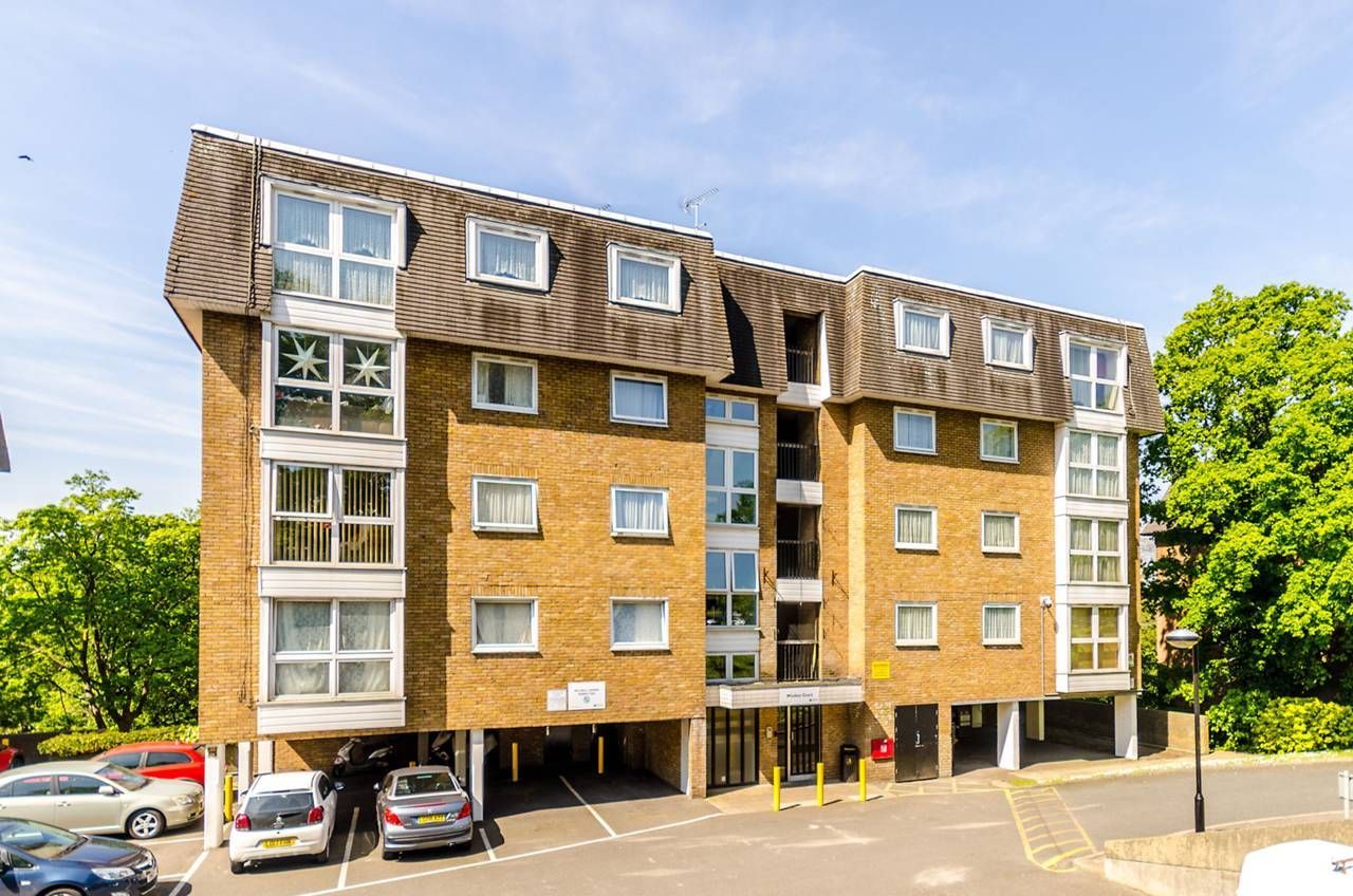 2 bedroom flat for sale, Beulah Hill, Upper Norwood, SE19 3LU