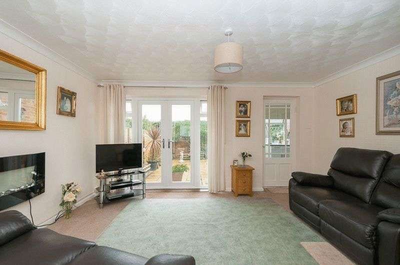 2 bedroom semidetached house for sale, Ingleside Crescent, Lancing