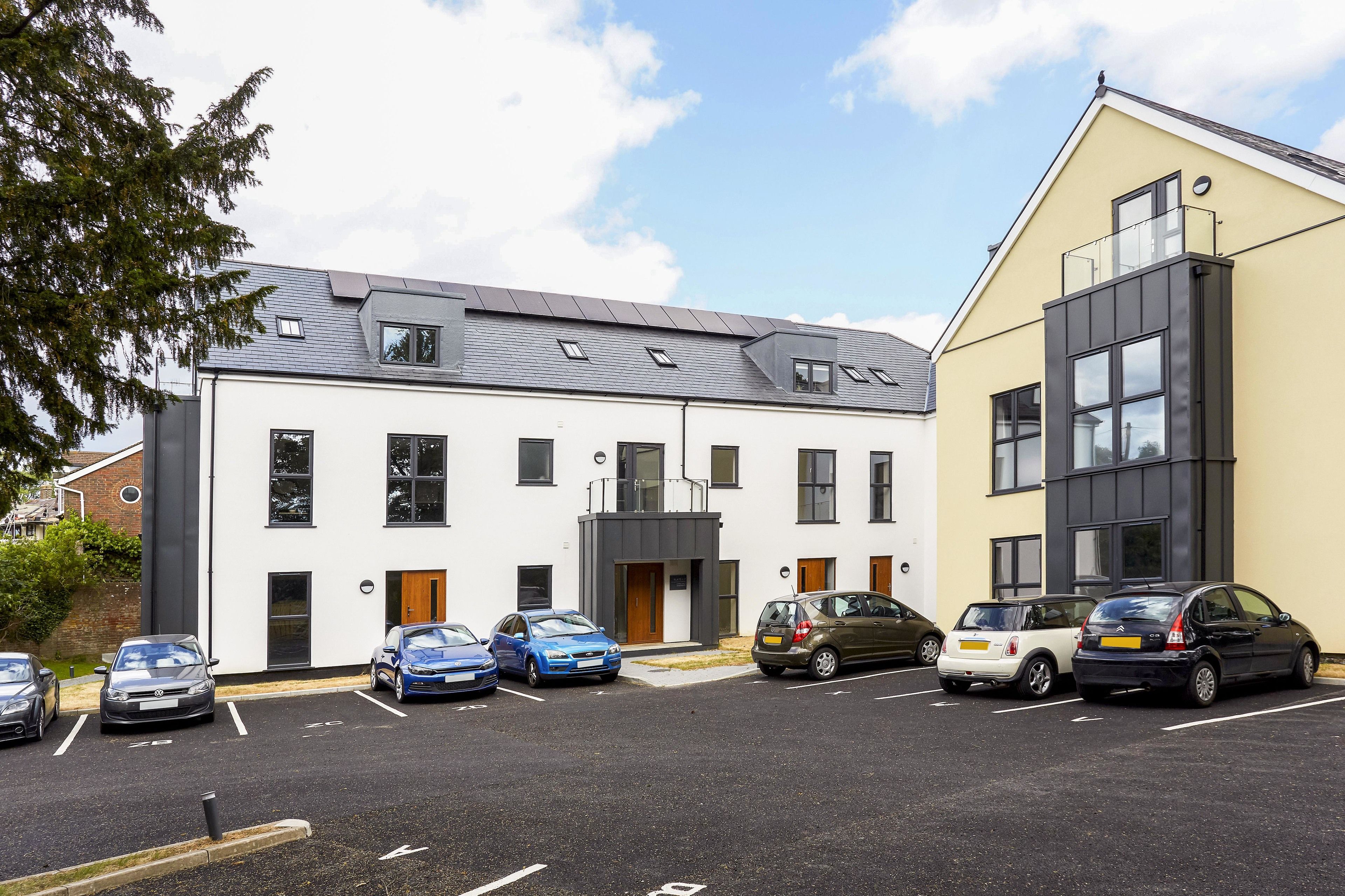 1 bedroom flat to rent, Vine Court, Dorking RH, RH4 1AJ