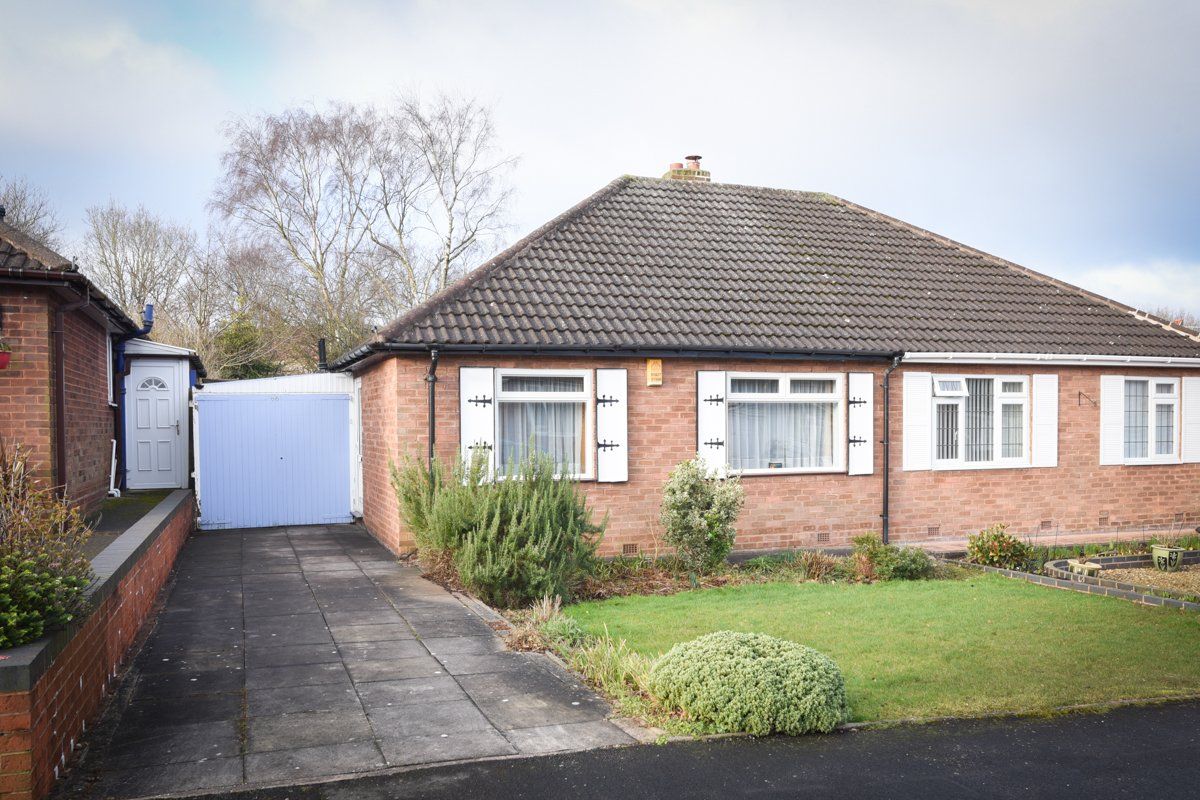 2 bedroom semidetached bungalow for sale, Sara Close, Four Oaks