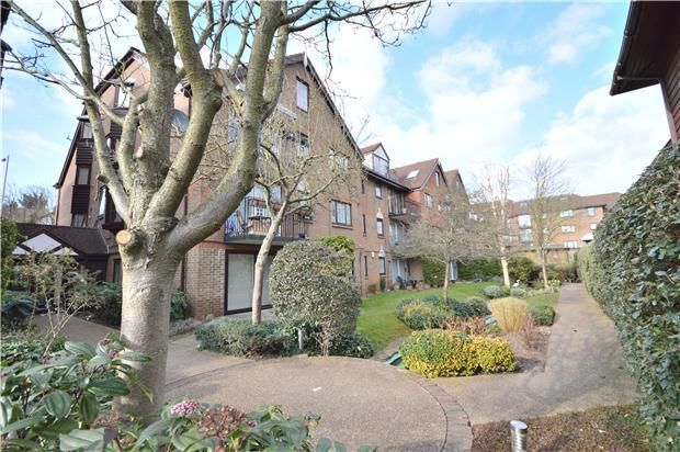 2 Bedroom Flat To Rent French Apartments Lansdowne Road Purley