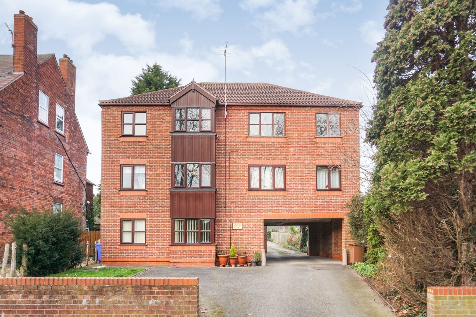 2 bedroom flat for sale, Station Road, Hessle HU, HU13 0BB