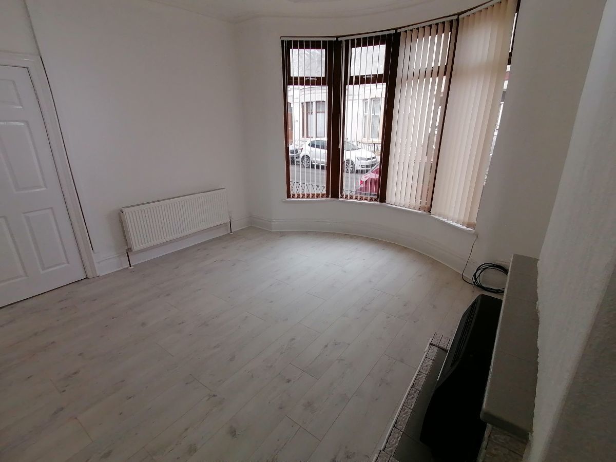3 bedroom terraced house to rent, Pemberton Road, Liverpool, L13 3EG