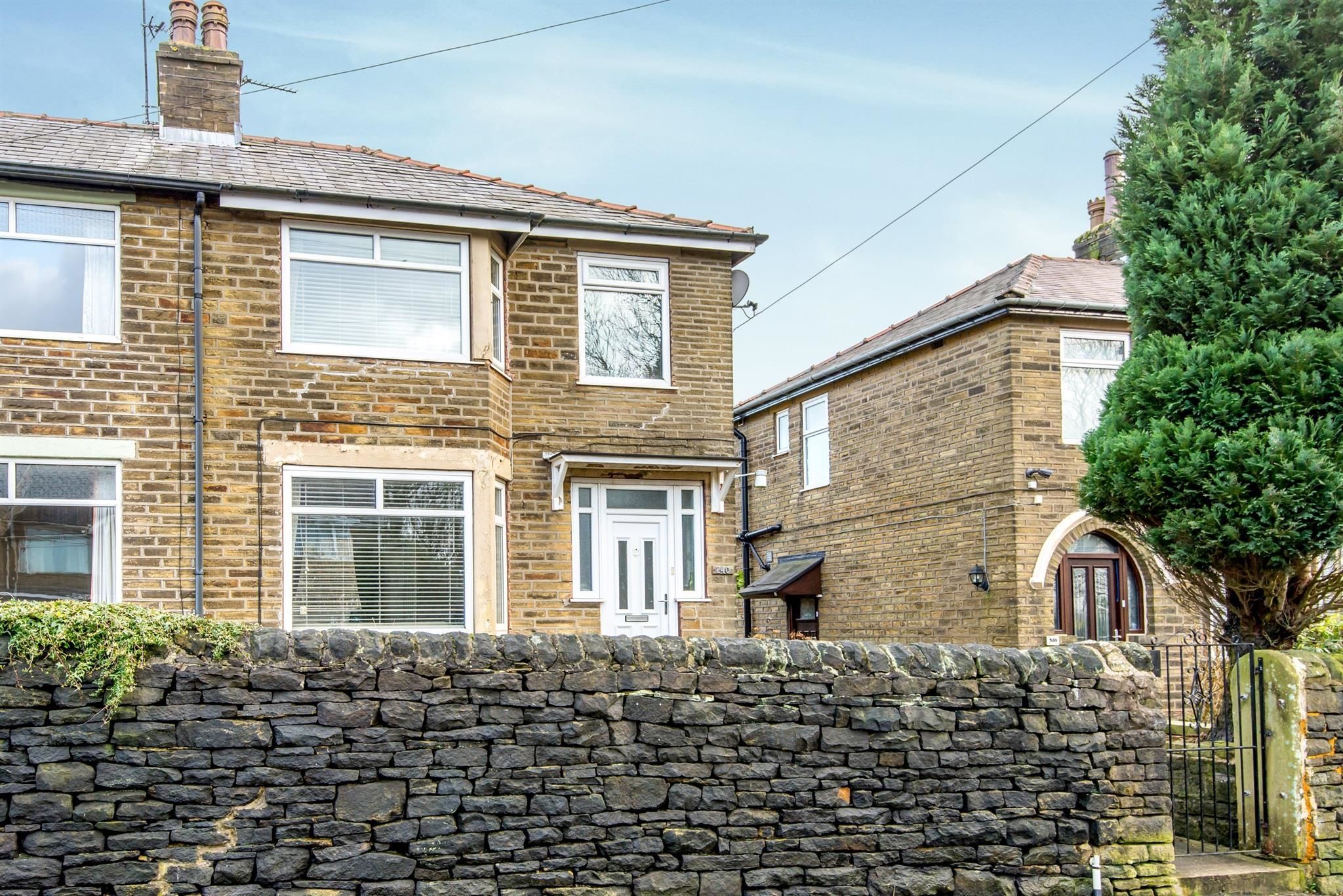 3 bedroom semidetached house for sale, Warley Road, Halifax, HX2 0BQ