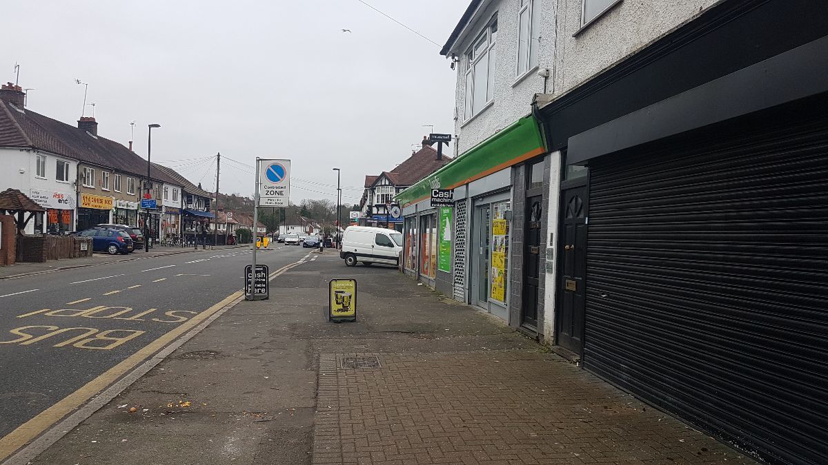 Shop to rent, Chipstead Valley Road, Coulsdon, CR5 3BY