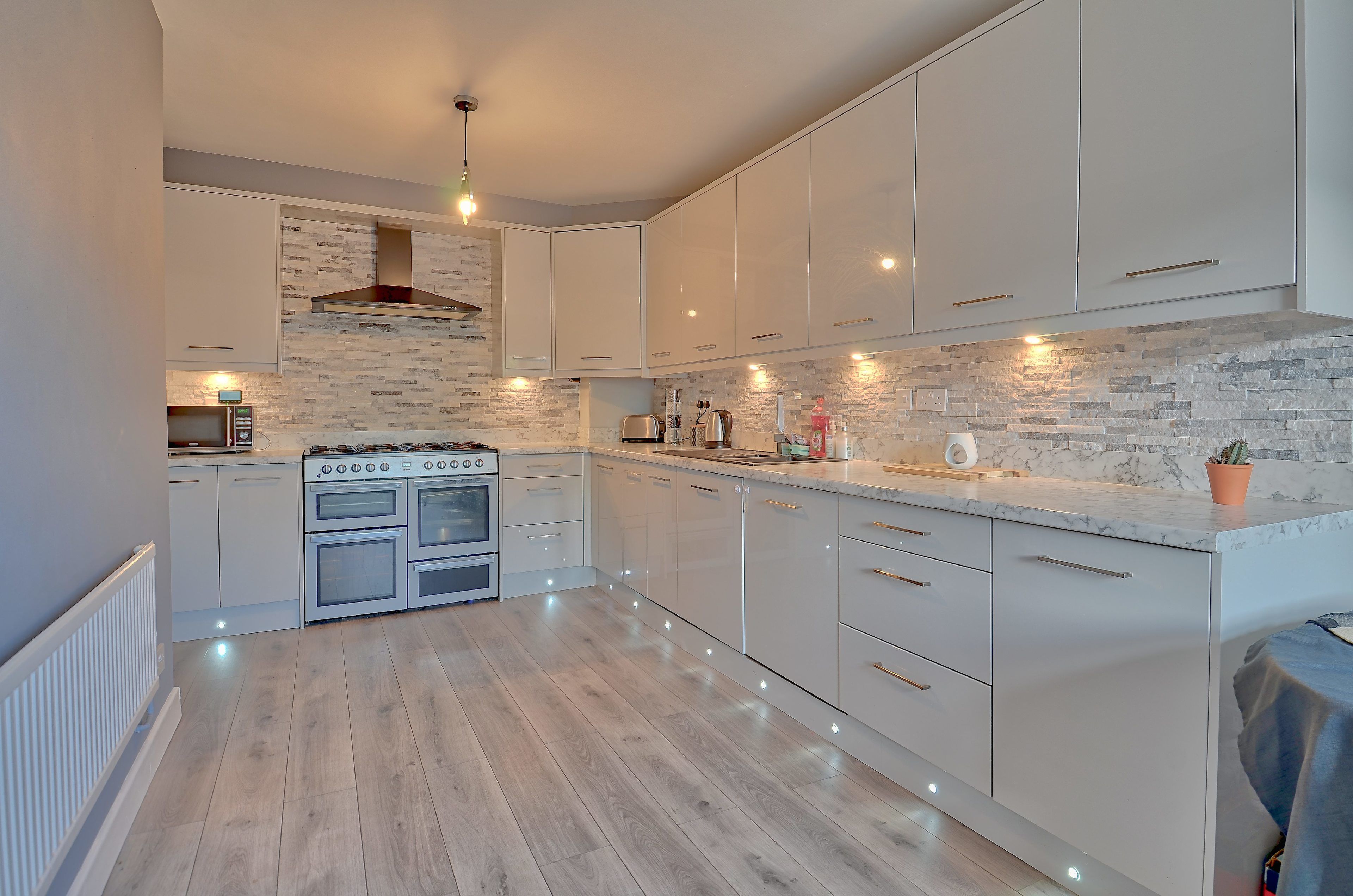 2 bedroom terraced house for sale, Colenso Place, Queen Victoria Road