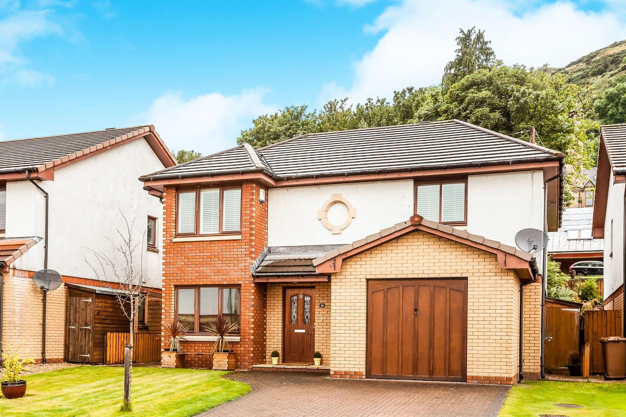 4 bedroom detached house for sale, Clifford Park, Menstrie, FK11 7AQ