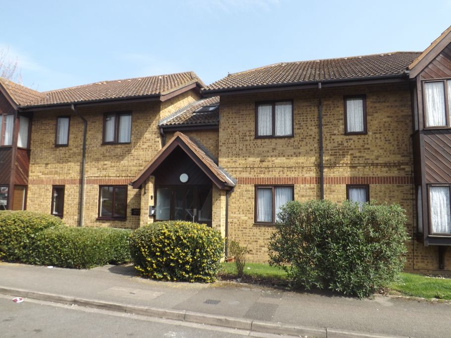 2 bedroom flat to rent, Redwood Grove, Beds, Bedford, MK42 9NN