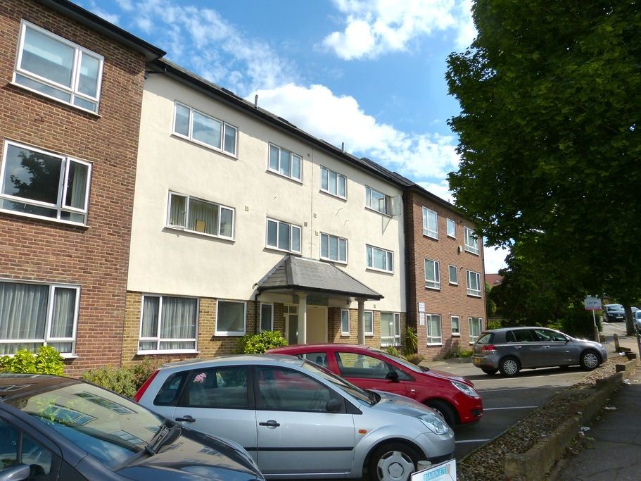 3 bedroom flat to rent, GRAHAM LODGE, GRAHAM ROAD, HENDON, London, NW4