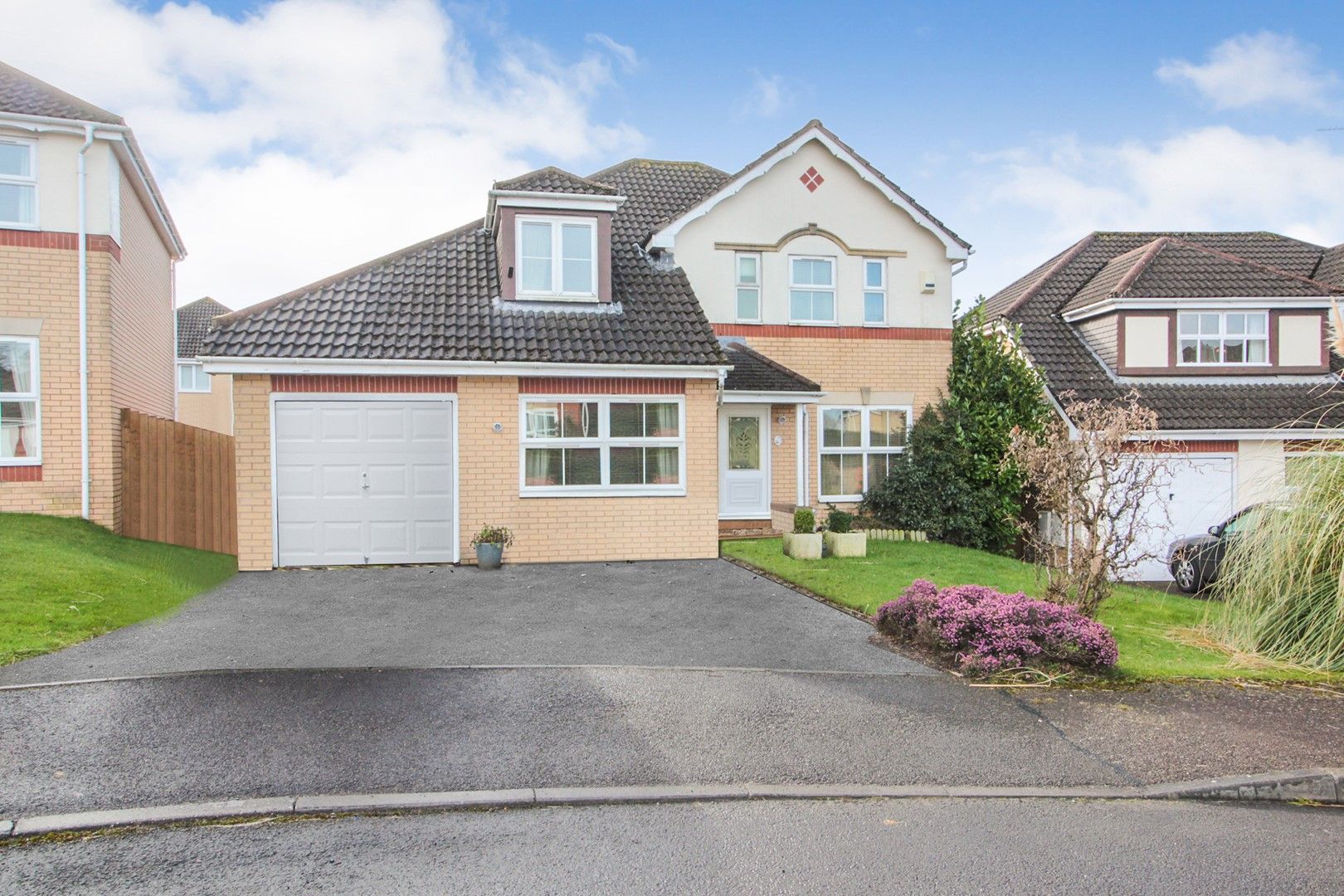 4 bedroom detached house for sale, Ffordd Bodlyn, Sovereign Chase