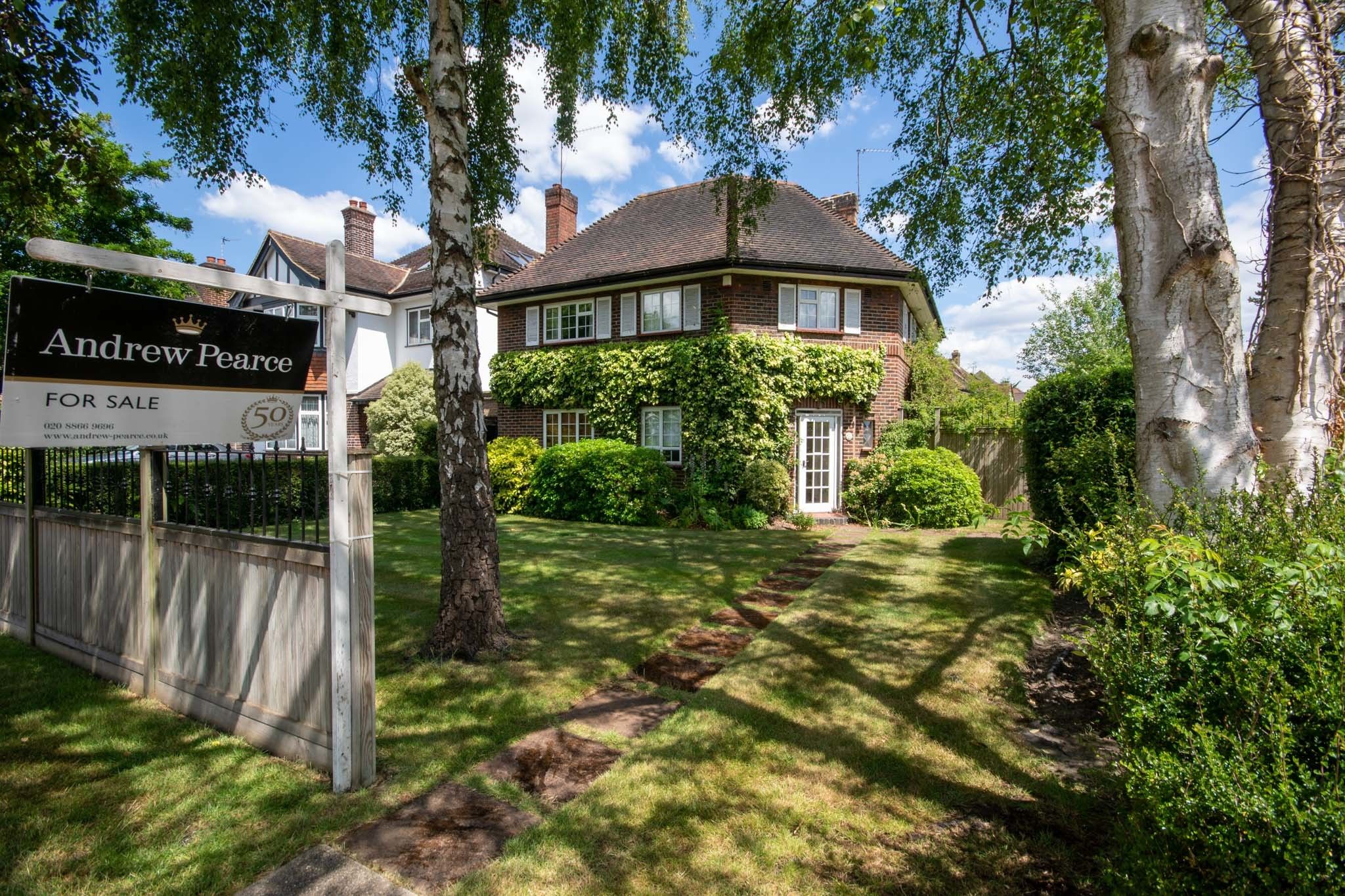 5 bedroom detached house for sale, Cuckoo Hill Drive, Pinner HA, HA5