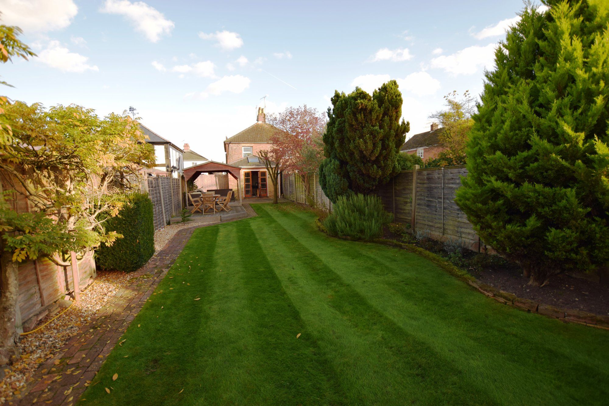 2 bedroom semidetached house for sale, Vale Road, Ash Vale GU