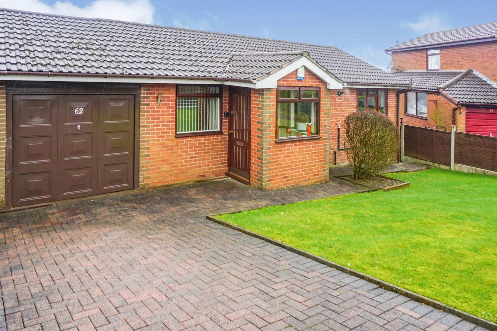 2 bedroom detached bungalow for sale, Rakewood Drive, Oldham OL, OL4 2NP