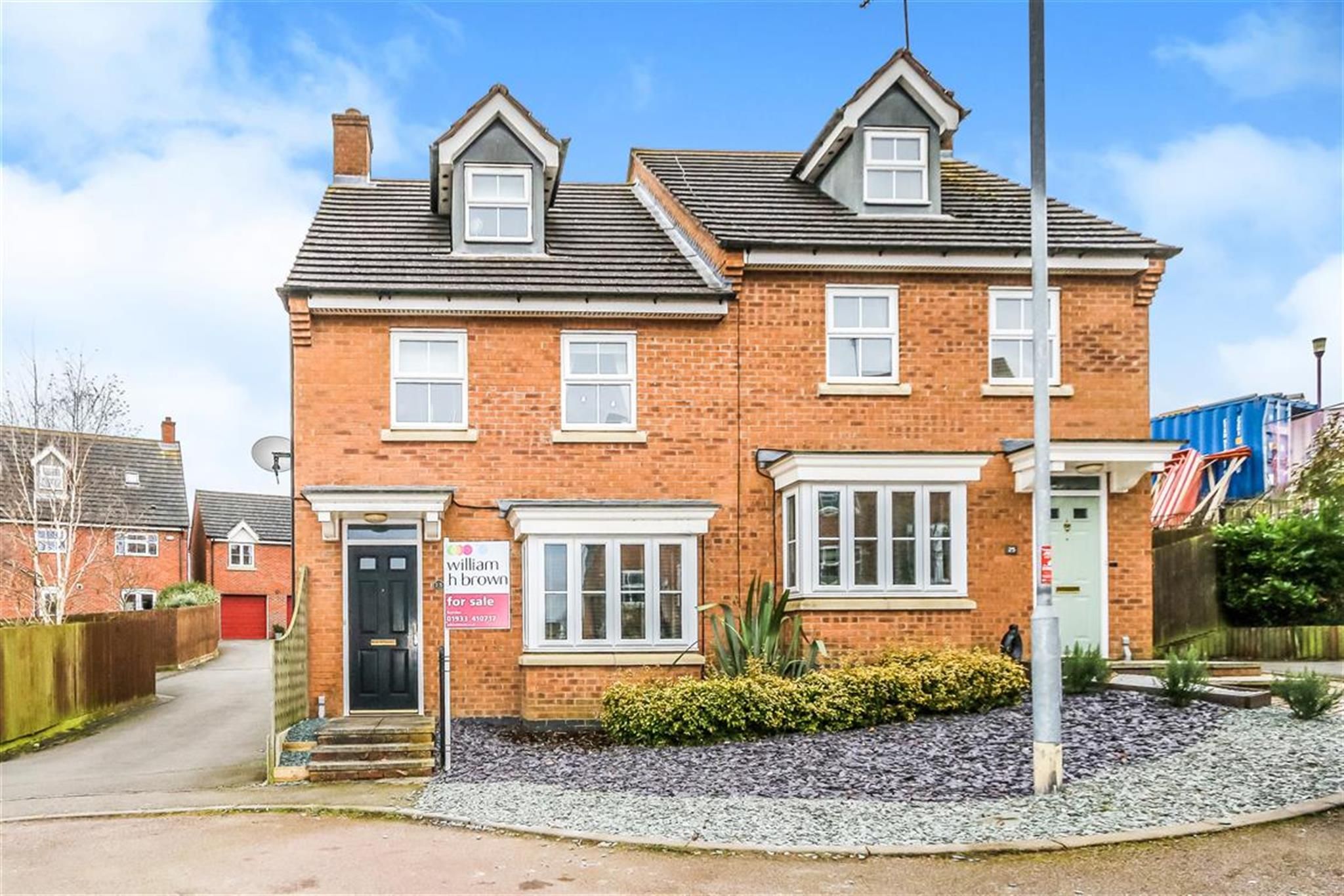 3 bedroom semidetached house for sale, Blackwell Close, Rushden, NN10 8PJ