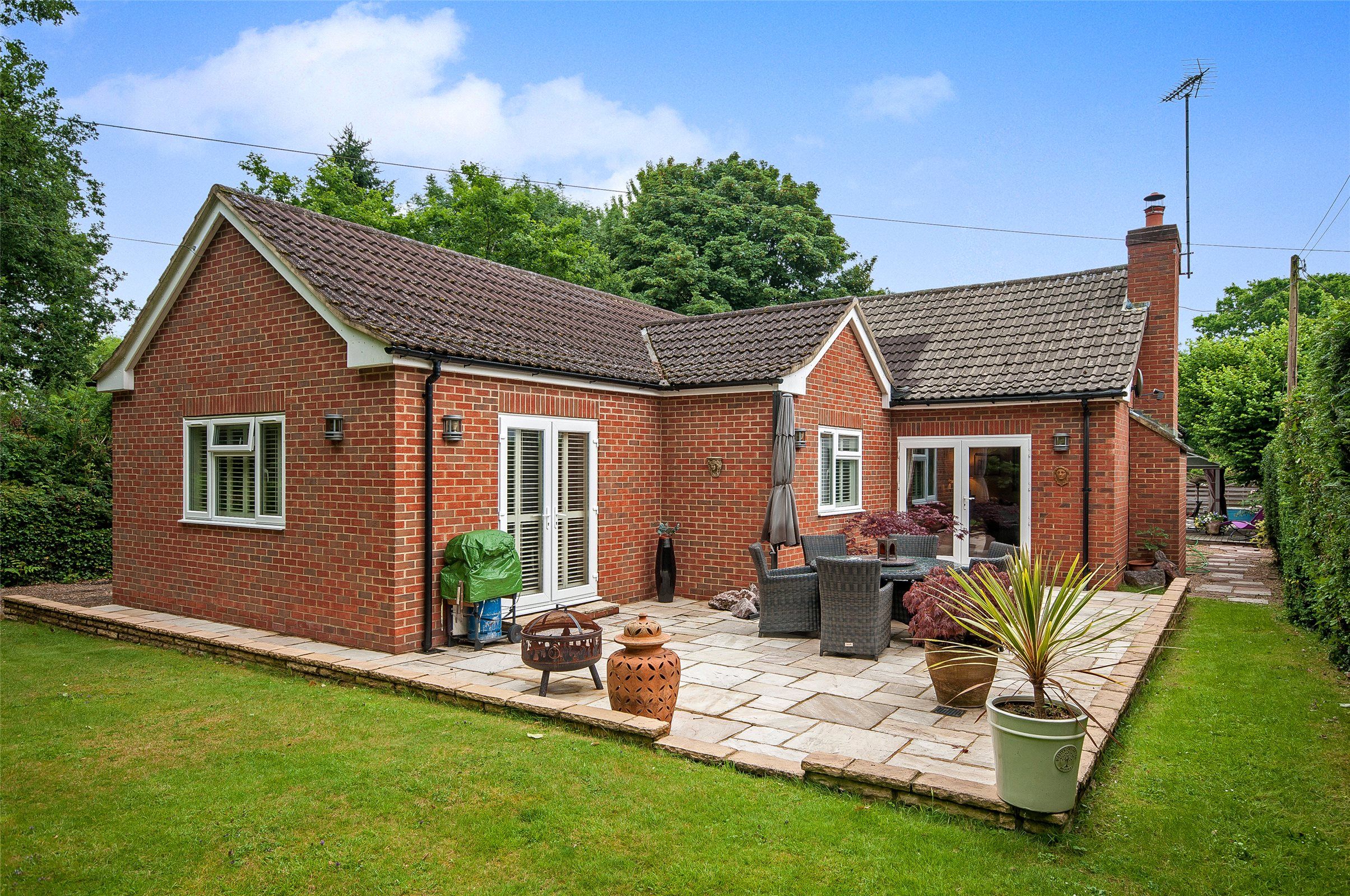 3 bedroom detached bungalow for sale, Ashurst Drive, Tadworth, Surrey